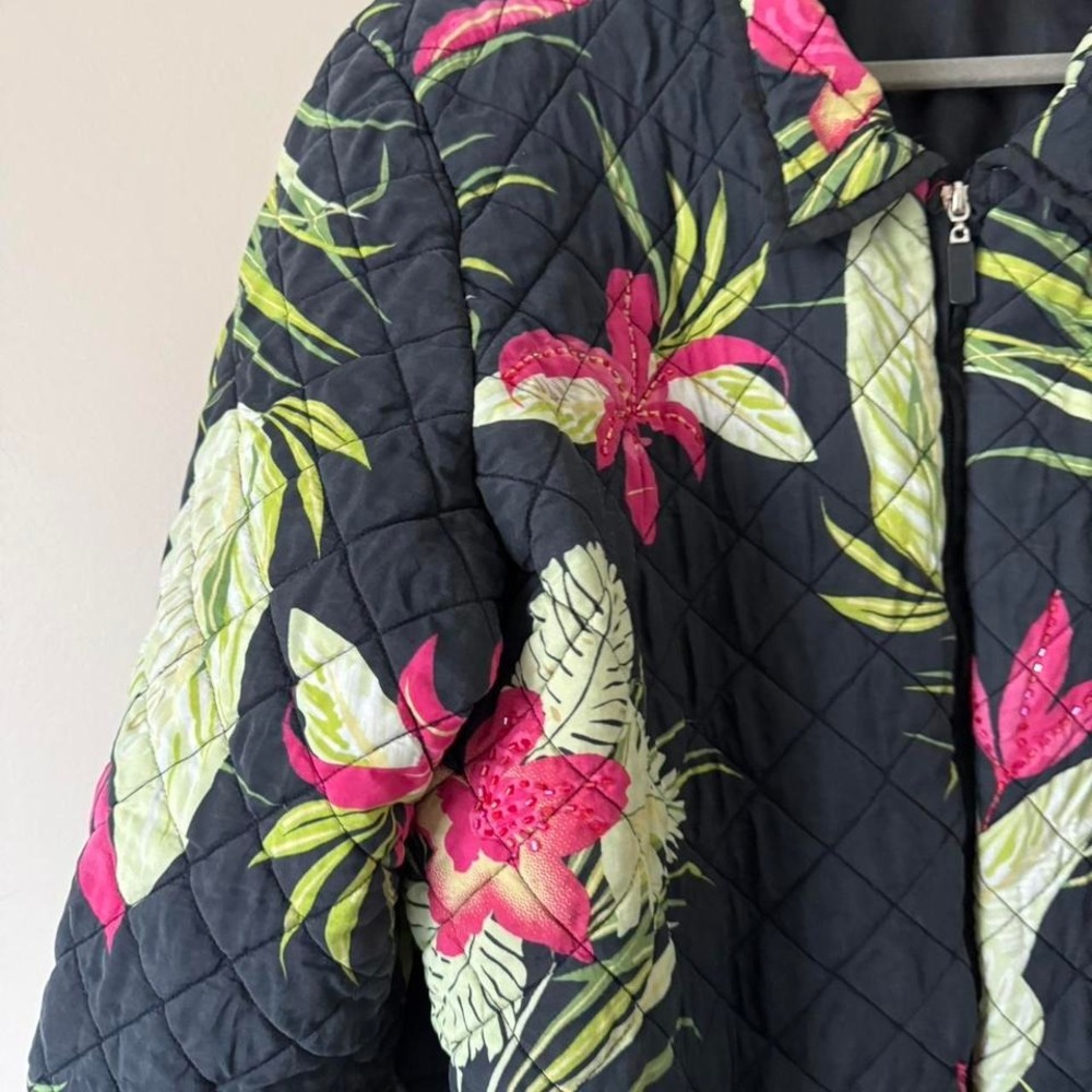 Tropical Flower Silk Quilted Jacket Pink Flower Green Beaded - Picture 2 of 6